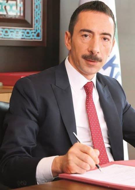 FormulaFener's tweet image. Hakan Gedikli emlak konut müdürü 😂😂