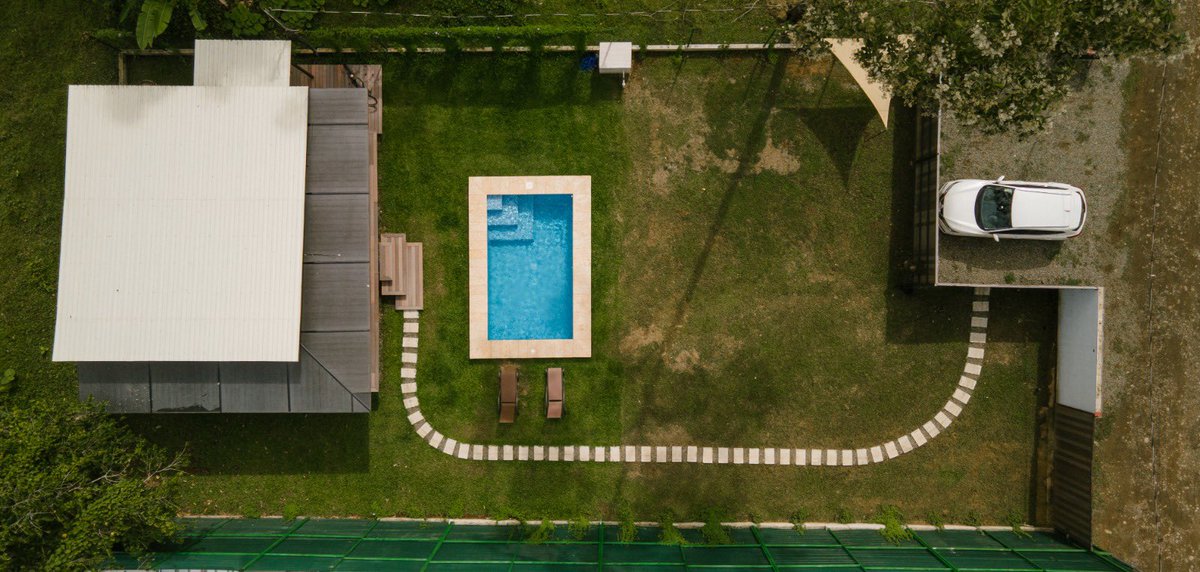 SequeiraNicky's tweet photo. ¡Hola, gente! Junto a mi pareja construimos una cabaña para 2 personas en  Puerto Viejo centro y recién la subimos para rentarla. Si les gustaría ir y apoyarnos, no duden en escribirme. También les agradecería compartir con sus amigos o retuitear. https://t.co/pVWSukdXWo https://t.co/KOwdfKjxzF