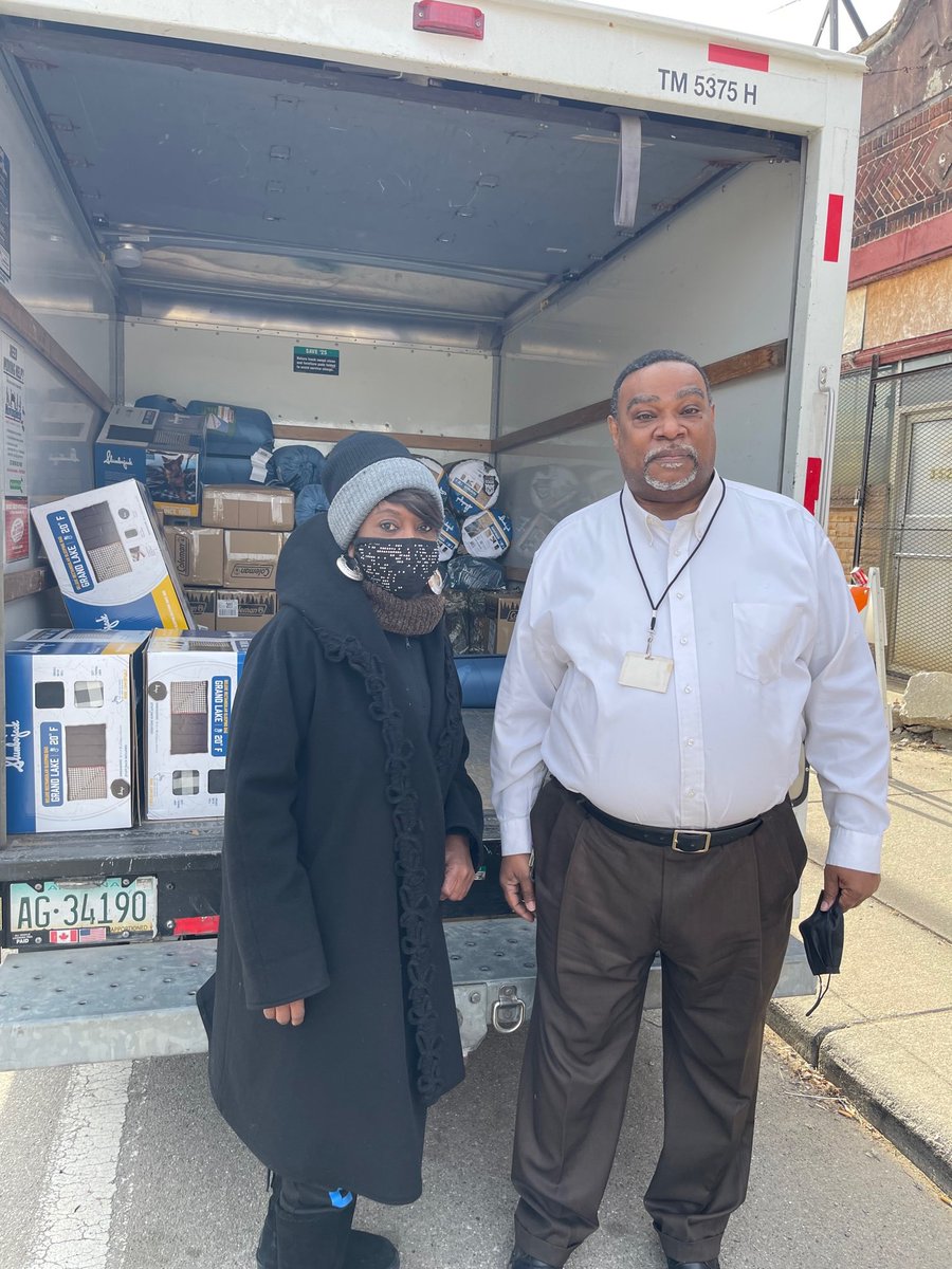 DetroitRescue's tweet photo. Thank you to Detroit Radio Host @MildredGaddis
for donating over 60 sleeping bags s to our men's shelter on Third Street. To volunteer or donate, visit our website here: https://t.co/Swh9p483bG
#DRMM #weloveourvolunteers #thankyou #donations #homelessassistance #helpthehomeless https://t.co/WdaiS6zGhM