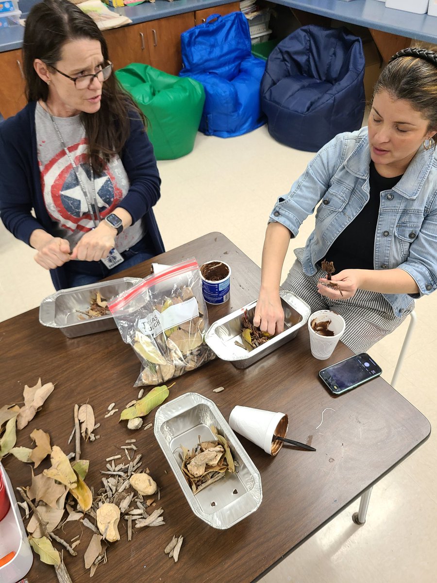 GTGuyRobert's tweet photo. Learning how to make beaver dams @NISDBlattman with Erica Cruz @TimberGT1 @GTGuyRobert @NISDGTAA https://t.co/YtjgVH6LdE