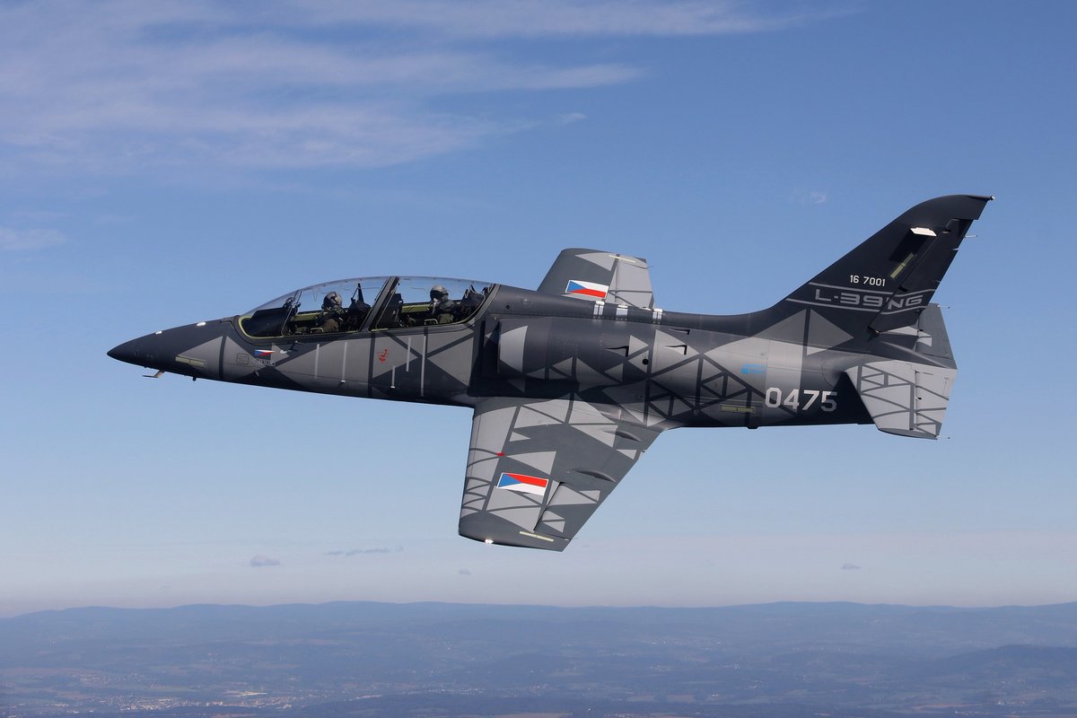 FlyingRevue's tweet photo. Aero slaví 60 let výroby českých proudových letadel
@AERO_Vodochody #l29 #L39 #l39ng #L39NG #l39ngalbatros #L59 #l590fly #L159 #l159ealca #l159alca #pilot #pilots #pilotlife
https://t.co/VAsgFCPw0b https://t.co/z3zceFpx9o