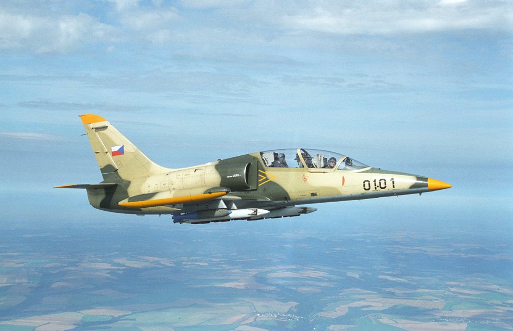 FlyingRevue's tweet photo. Aero slaví 60 let výroby českých proudových letadel
@AERO_Vodochody #l29 #L39 #l39ng #L39NG #l39ngalbatros #L59 #l590fly #L159 #l159ealca #l159alca #pilot #pilots #pilotlife
https://t.co/VAsgFCPw0b https://t.co/z3zceFpx9o