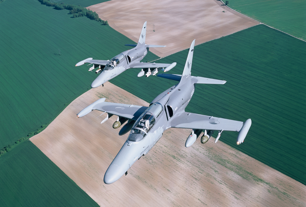 FlyingRevue's tweet photo. Aero slaví 60 let výroby českých proudových letadel
@AERO_Vodochody #l29 #L39 #l39ng #L39NG #l39ngalbatros #L59 #l590fly #L159 #l159ealca #l159alca #pilot #pilots #pilotlife
https://t.co/VAsgFCPw0b https://t.co/z3zceFpx9o