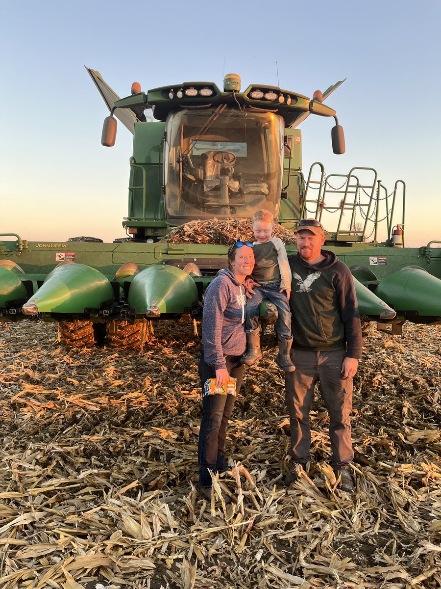 Happy #CdnAgDay thankful for the opportunity to farm with family #ontag