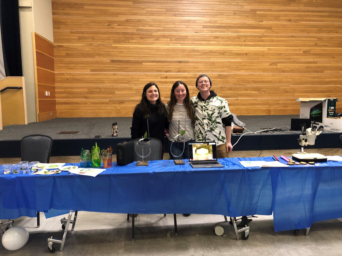 Danielle E. Marias Ulrich, PhD (서윤주) (@danielleemarias) on Twitter photo Ulrich lab members + plant function table at <a href="/montanastate/">Montana State University</a> 's annual Family Science Day! Ulrich lab members + plant function table at <a href="/montanastate/">Montana State University</a> 's annual Family Science Day!