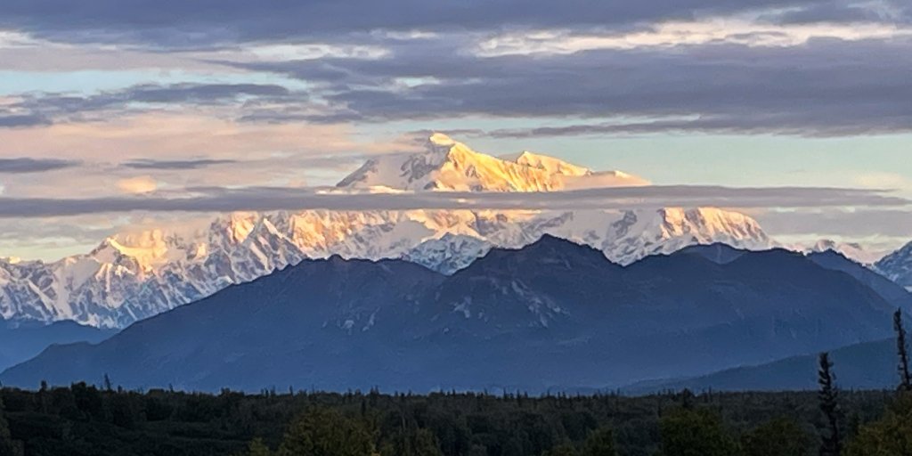 Granite's tweet photo. These views! 🤩 Our team in Alaska is working to re-establish access to parts of Denali National Park.
Learn more ➡️ https://t.co/2BQsTeHe6K
#TeamGranite #SafetyByChoice #BuildingBetterTogether #Denali #Alaska #CMGC #NorthernLights https://t.co/H3plQuHMea