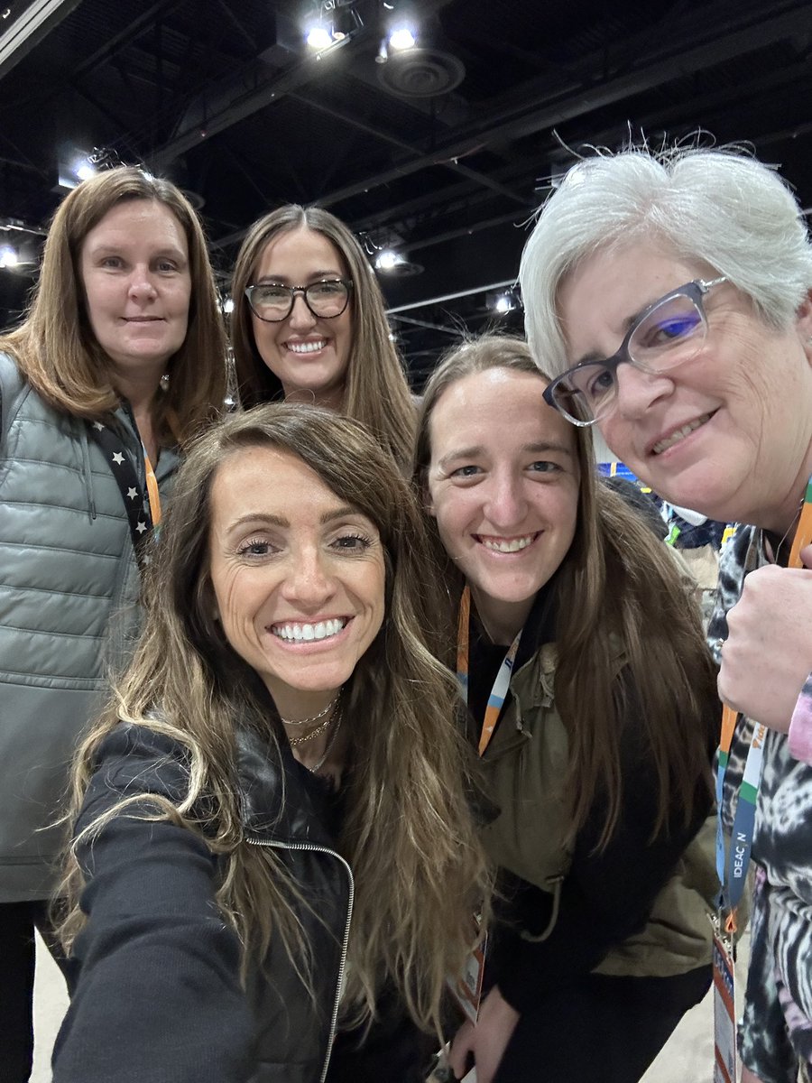 #109way K-5 STEAM dream team! 
Love them. 💗 #IDEAcon 
<a href="/Priscilla_Sims1/">Priscilla Sims</a> @AprilMcKeeTeach <a href="/ccarr_room12/">Carolynn Carr</a> <a href="/AmyAleone/">Amy Leone</a>