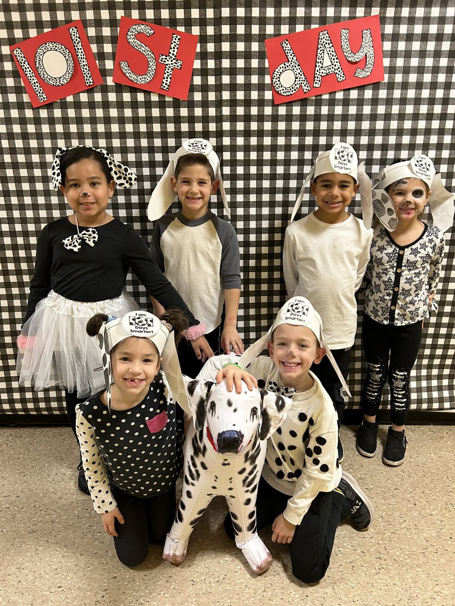 Mrs_Casaletto's tweet photo. 101 “paw-some” days of 1st grade! Thanks @xomarcixo for letting us borrow “Bob” the Dalmatian for our photos! 🐾🦴🐾🦴 @CCSPrincipal #ccspride #laceypop #firstgradeisthebestgrade https://t.co/aoQEEZmGex