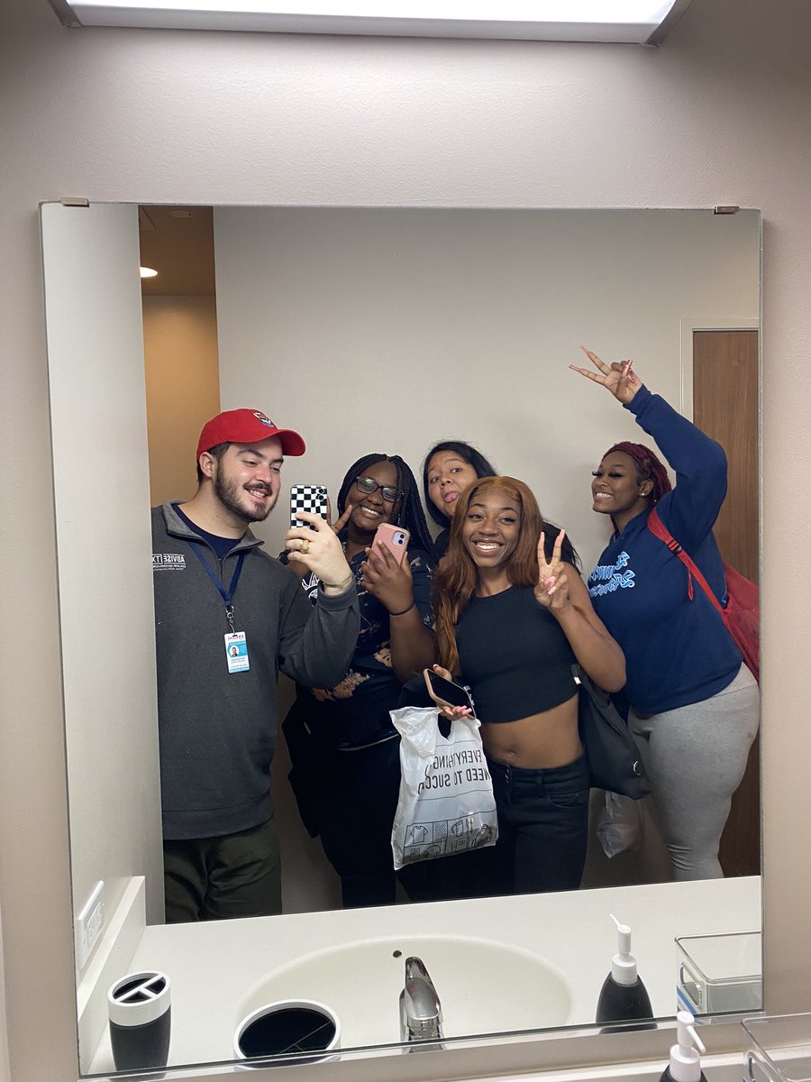 Nimitz HS Go Center tweet media