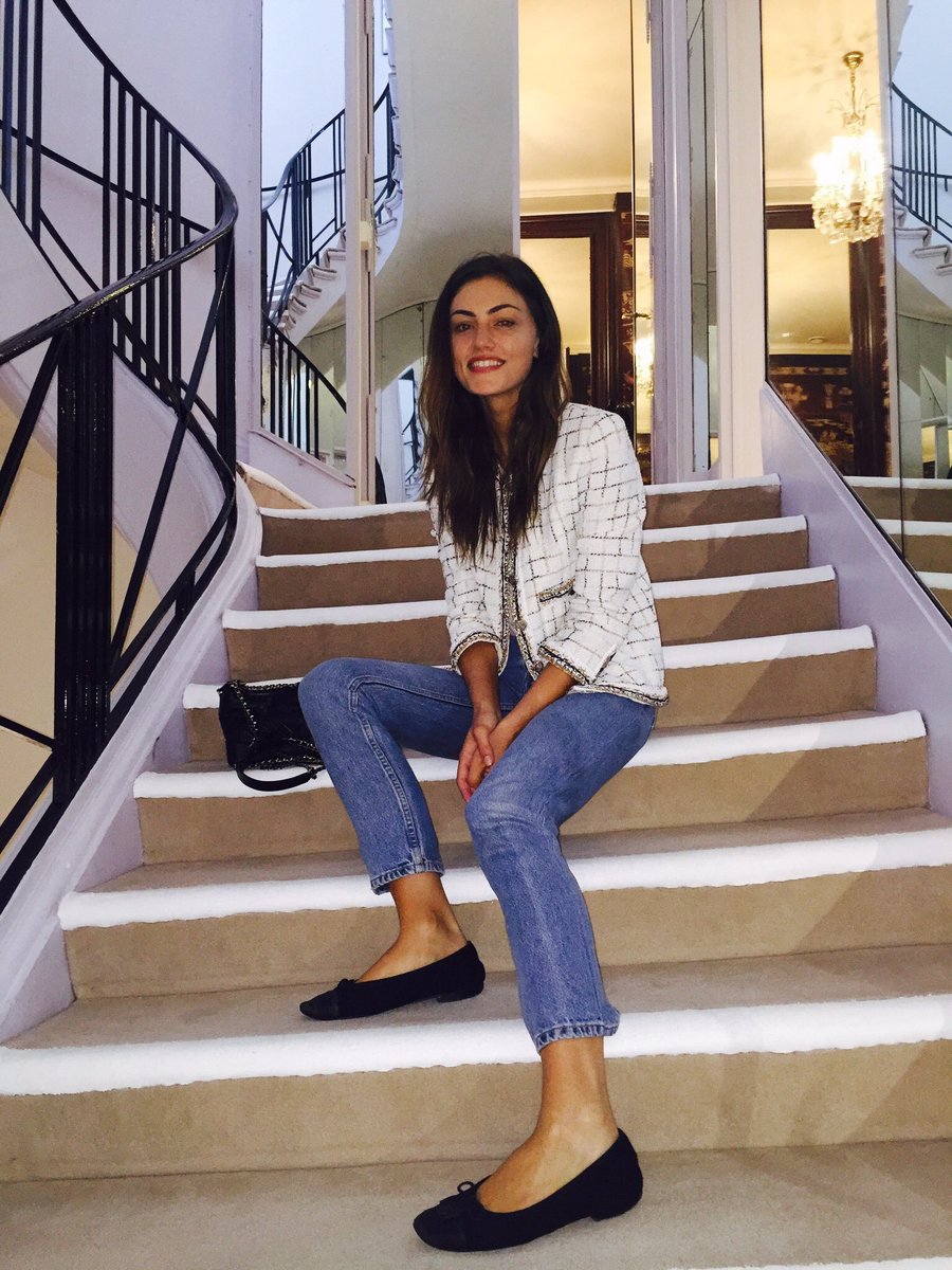 phoebetonkinweb's tweet photo. Phoebe Tonkin in Coco Chanels Apartment in France via her instagram archives https://t.co/8Lx82kZlda