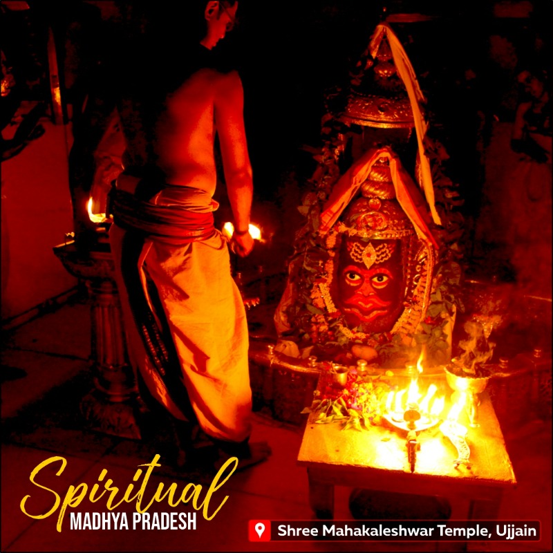 A place where the eternal light shines in every heart, chants of “Om Namah Shivay” cleanse every soul and the divine blessings of Lord Shiva fulfil every desire. 

Plan a trip to the land of Mahakaal #Ujjain and immerse in the divinity of the Mahakaleshwar temple.