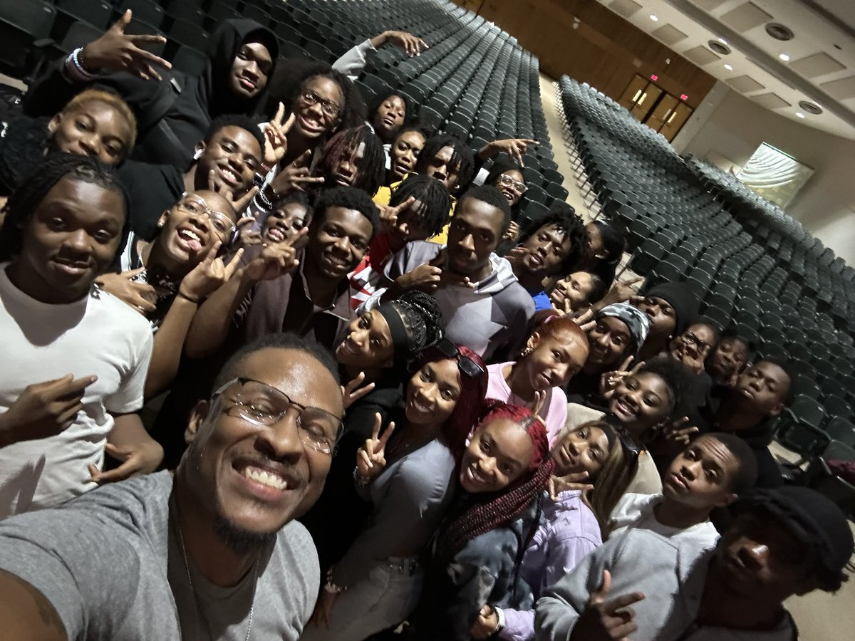 Teamshabazz9's tweet photo. I knew it was going to be special.  The track athletes at Central were attentive, engaged, respectful and I’m so grateful to their coaches for allowing me to come speak to them 🙏🏾🤝🖤 #THEHIGHSCHOOL @CentralHighSc13 https://t.co/OgEEGpOB6g