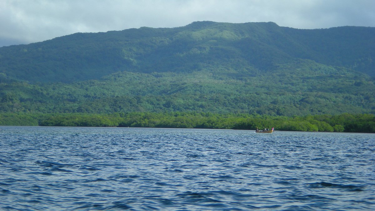usgs_climate's tweet photo. How can centuries-old sea voyaging 🛶 provide insights for sustainable sea transport ⛴️?

Explore how @pacificcasc graduate students Shania Tamagyongfal &amp; Jerolynn Myazoe are looking to the past to prepare for the future: https://t.co/aG7cX8uLDM

#CASCAdapt @UHHilo https://t.co/Ycjd4PaZOG