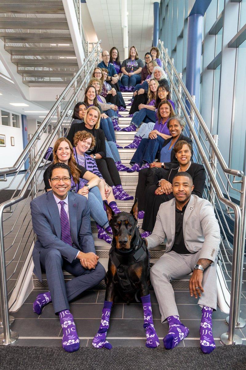 JJCalumni's tweet photo. Our #JJCSocks Day has been a huge SOCK-CESS! 💜🧦 With your support, we've raised almost $5,000 and the day isn't over yet! You can still support our campaign by purchasing a pair at https://t.co/rg8NcNZoYZ https://t.co/riUYsZCiez