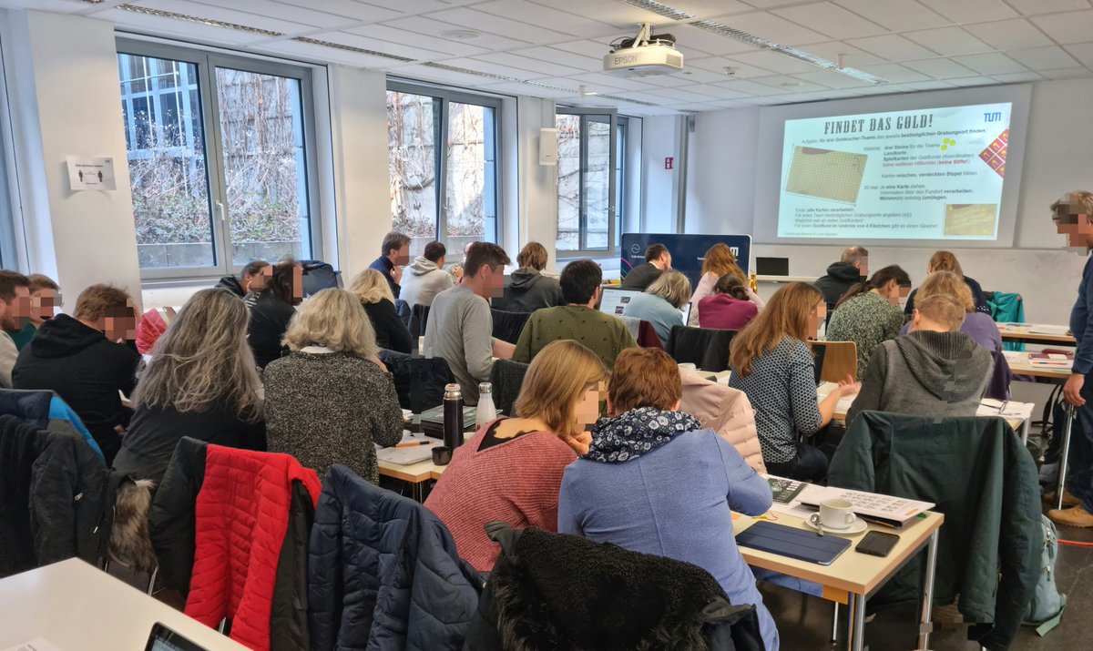 TilmanMichaeli's tweet image. Heute Auftakt für bereits die zweite Kohorte Lehrkräfte in unserer Fortbildungsinitiative #KI im #Informatikunterricht an der @TU_Muenchen
Alle Informationen unter edu.sot.tum.de/ddi/fuer-lehrk…, weitere Termine folgen. OER-UMaterialien unter computingeducation.de
#twlz #BayernEdu