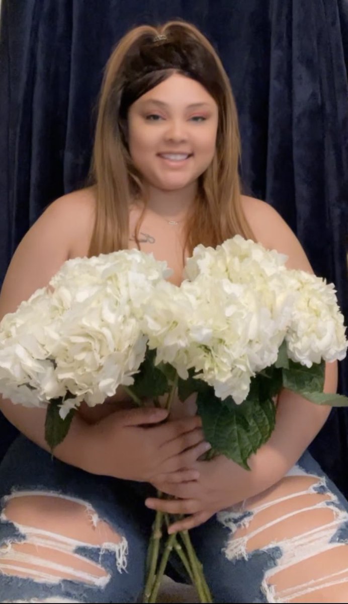 Taneshia🌺 tweet media