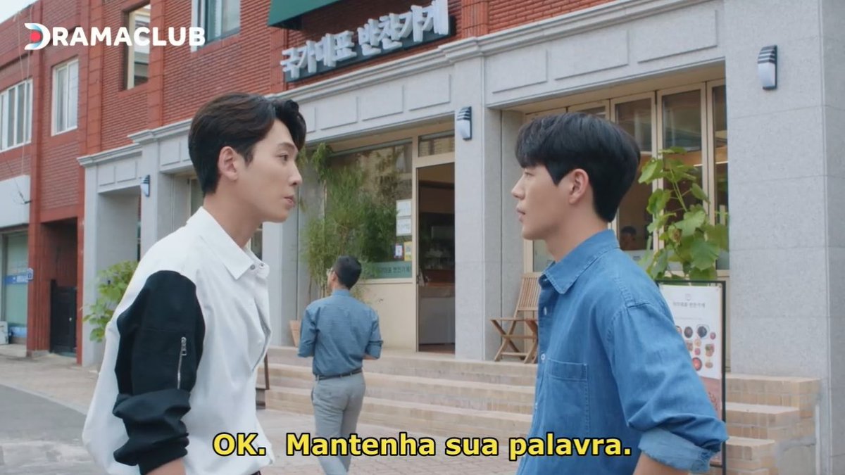 alwaysforglee's tweet photo. eles dois com medo dela, o medo de apanhar😂 #CrashCourseInRomanceEp3 https://t.co/QDFMIxPOnj