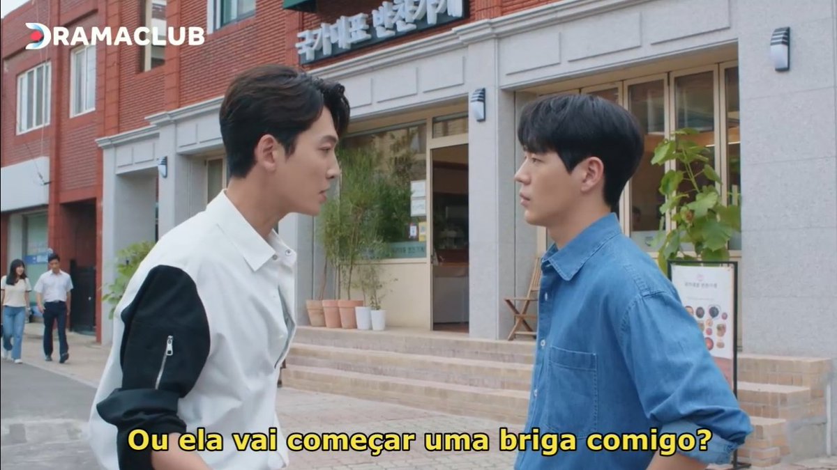 alwaysforglee's tweet photo. eles dois com medo dela, o medo de apanhar😂 #CrashCourseInRomanceEp3 https://t.co/QDFMIxPOnj