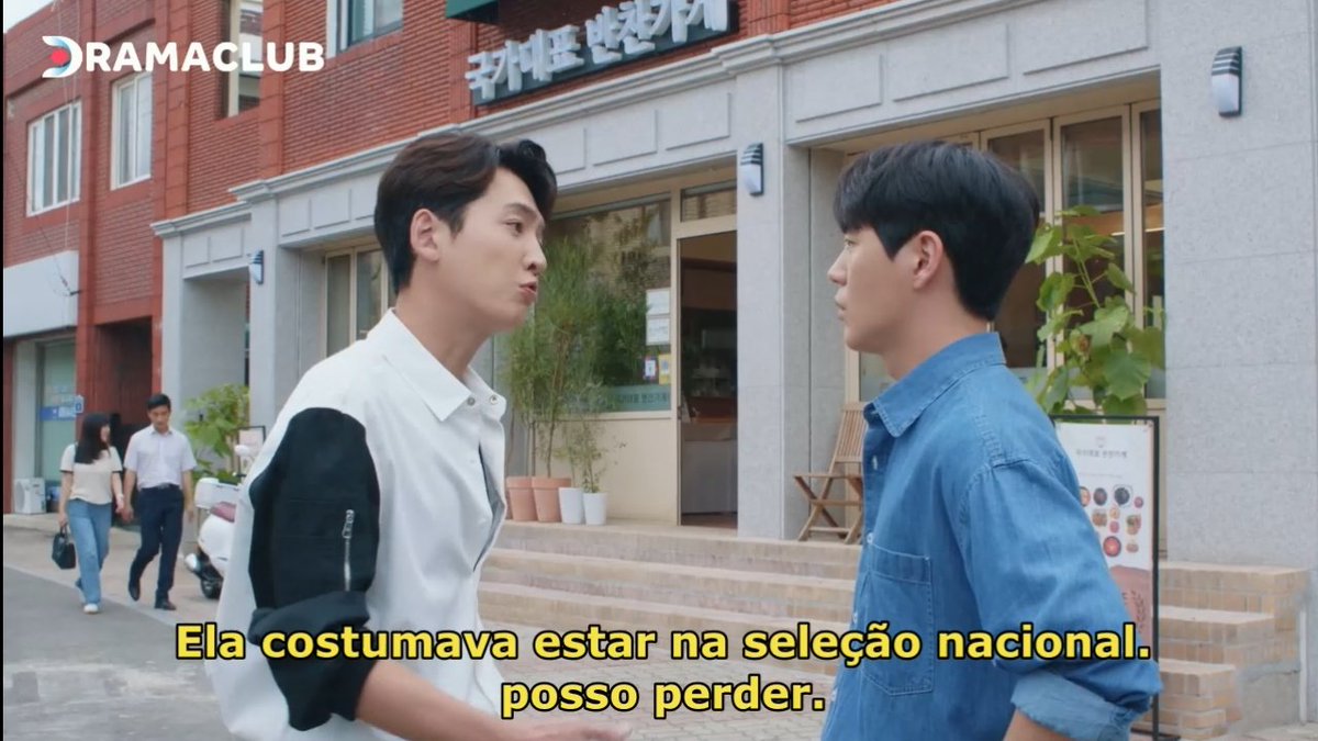 alwaysforglee's tweet photo. eles dois com medo dela, o medo de apanhar😂 #CrashCourseInRomanceEp3 https://t.co/QDFMIxPOnj