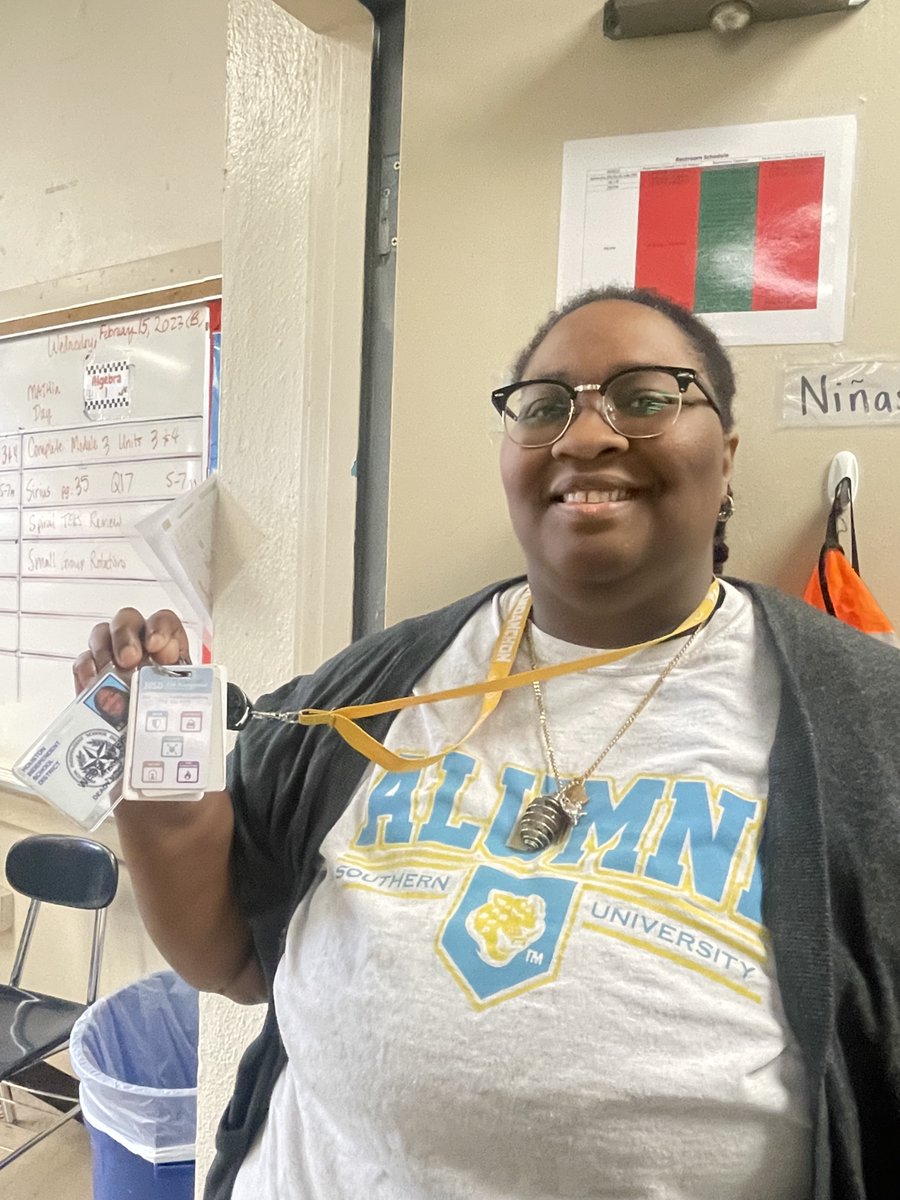 MelSilvestre84's tweet photo. As always teachers and staff @AEMA_JDMS continue to keep our 🐝🐝 hornets safe in our hallways by being visible and keeping our #HISDSafetyFirst badges handy. @HISD_Risk_Mgmt will 😍😍 to see how we 👀👀out for #safety https://t.co/UzPhH16HHf