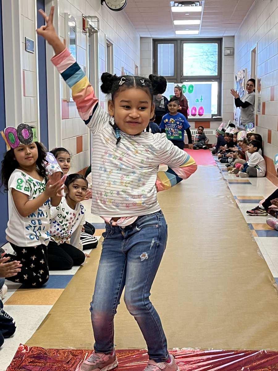 100qPs's tweet photo. P.S.100Q’s 100th Day Celebration!! @D27NYC @WendyDrago4 @NYCSchools https://t.co/92EuOljDlK