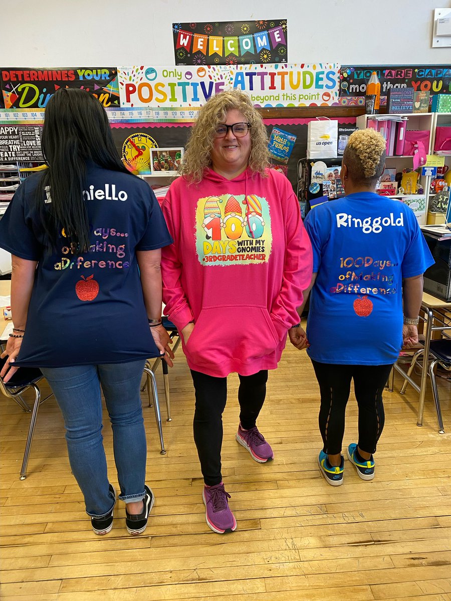 100qPs's tweet photo. P.S.100Q teachers love showing their school spirit on the 100th Day @Debaf31Debbie https://t.co/5jrpOl4bFC