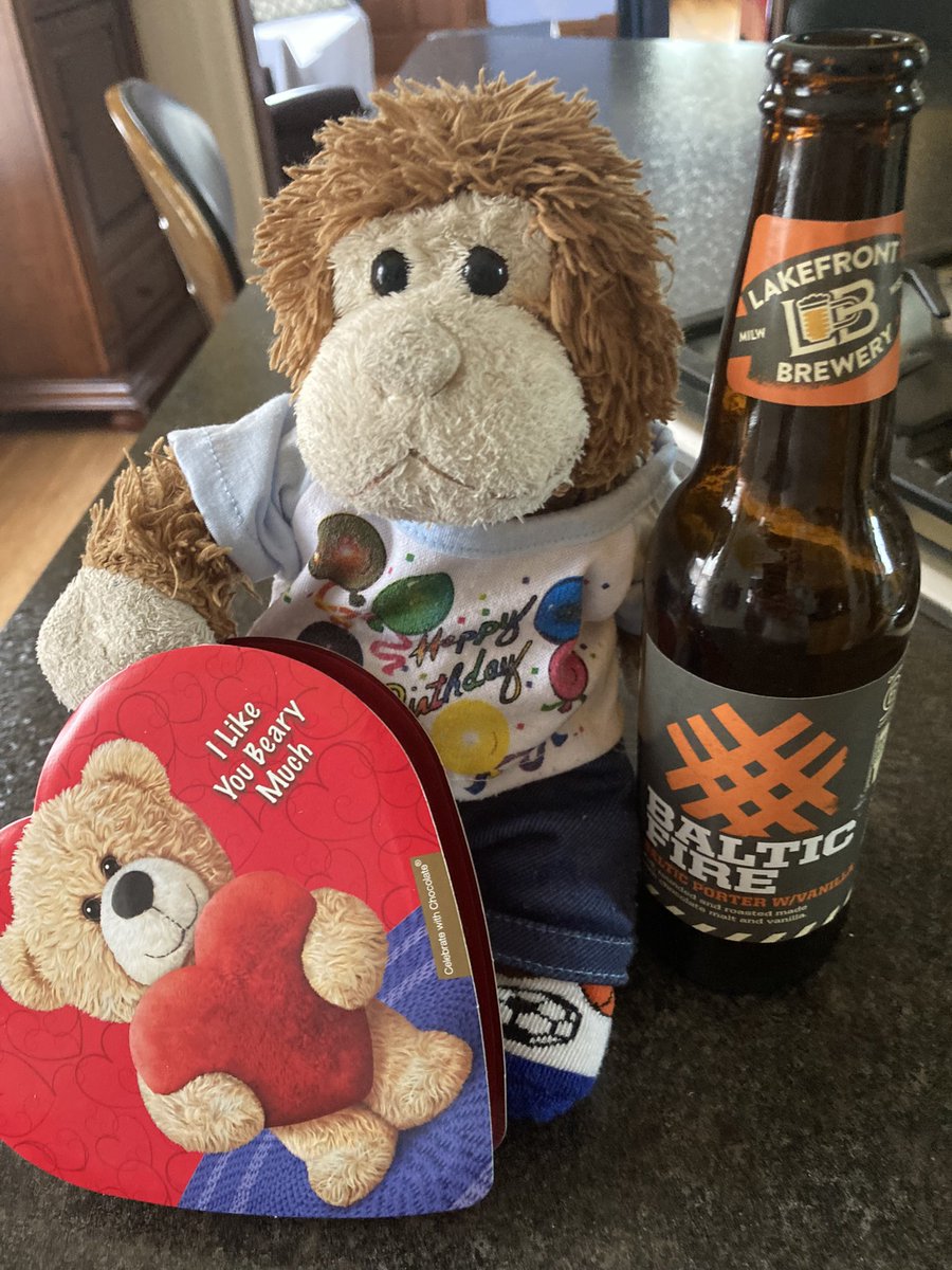 TheSmoochMonkey's tweet photo. Yesterday was my 21st birthday!!  Beer and saki! https://t.co/OG3KQcqRYM