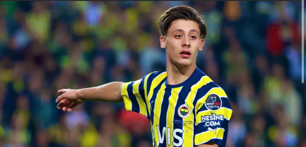hilal_kaplan's tweet photo. 17 yaşındaki Fenerbahçeli futbolcu Arda Güler, 6 milyon TL bağışladı. Koskoca şirketlerin, holdinglerin 1 milyon bağışladığı yerde hakikaten helal olsun! https://t.co/sg1eHuvSkx