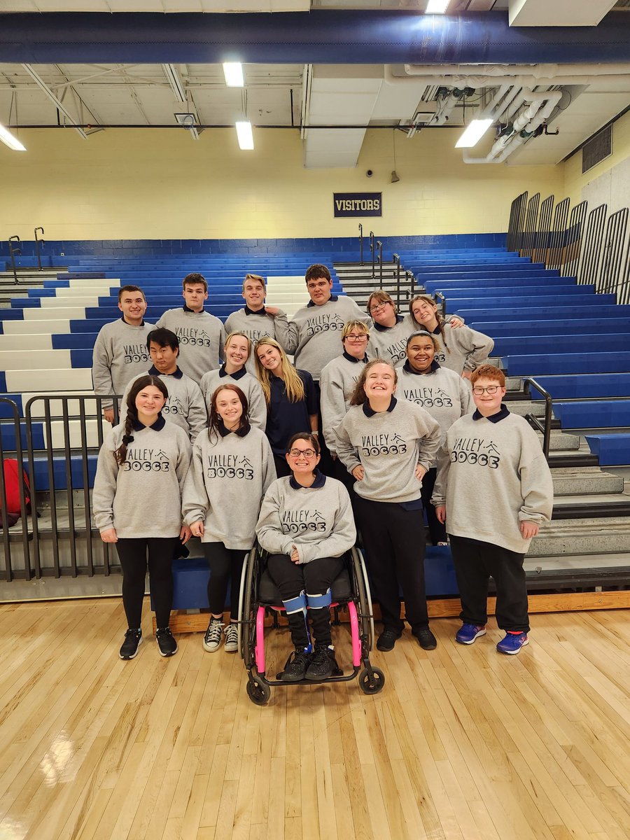 MsScarcelli1206's tweet photo. Celebrated our seniors and we are advancing to the Delaware County Bocce Championship! #rollbocceroll Go Valley! https://t.co/2XWLvSnWeF