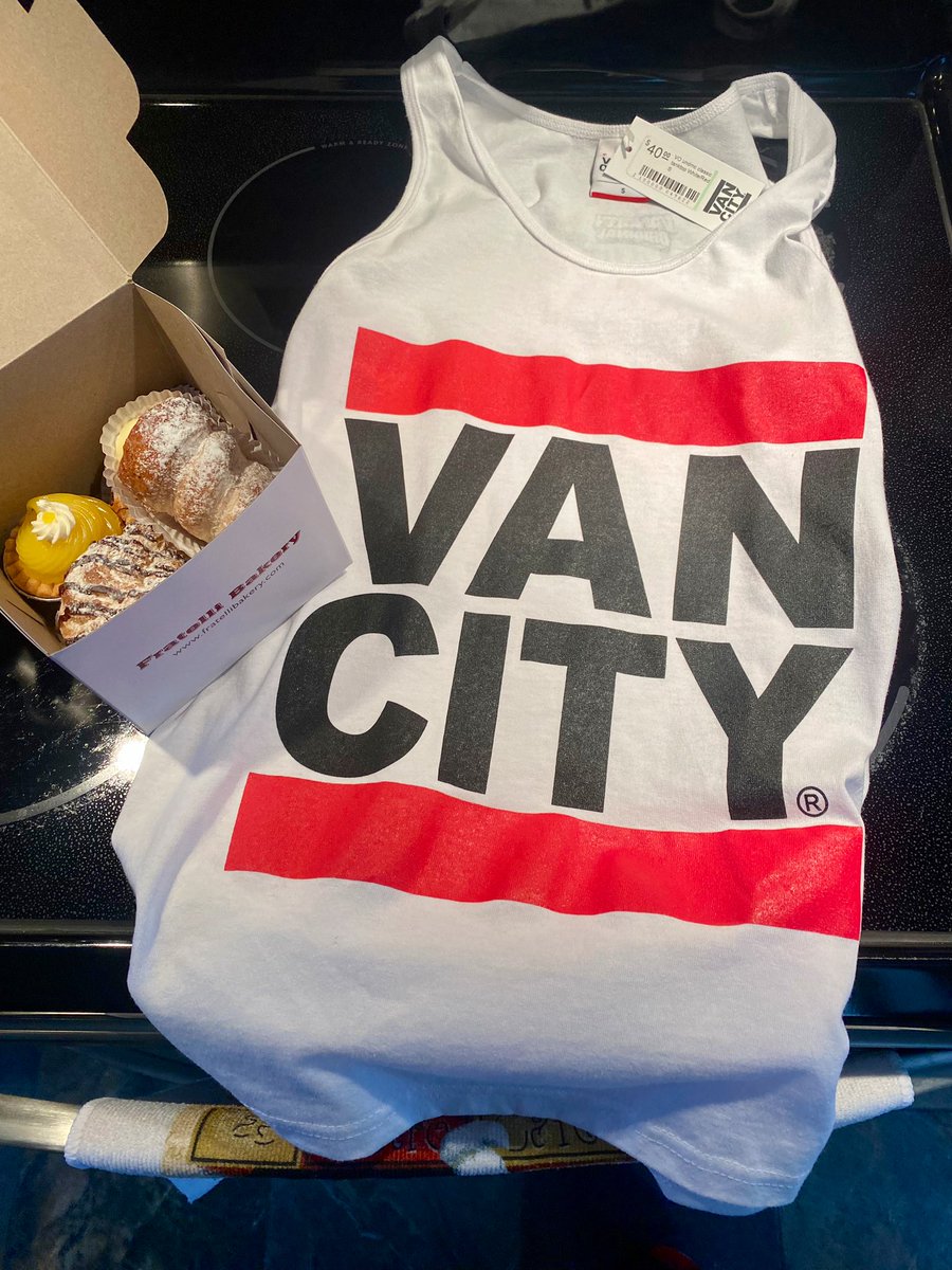 My sister had a mini staycation in #Vancity for a couple nights and she brought me back some vday gifts 😍 #spoiled