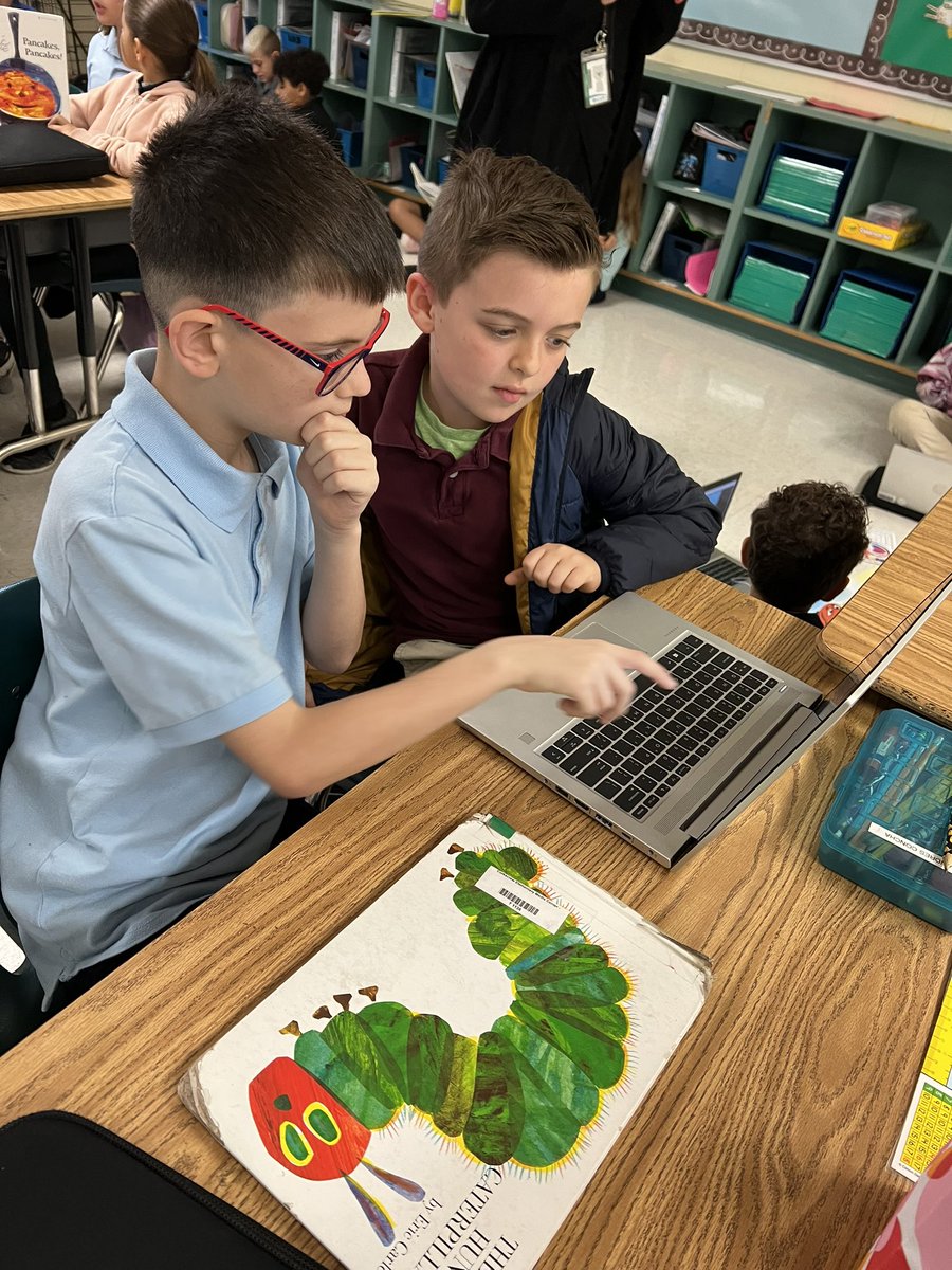 MsLoBosco's tweet photo. We love getting to spend time with our first grade buddies! 📚☺️ @CESCorkyBear https://t.co/6xSeYJiiHm