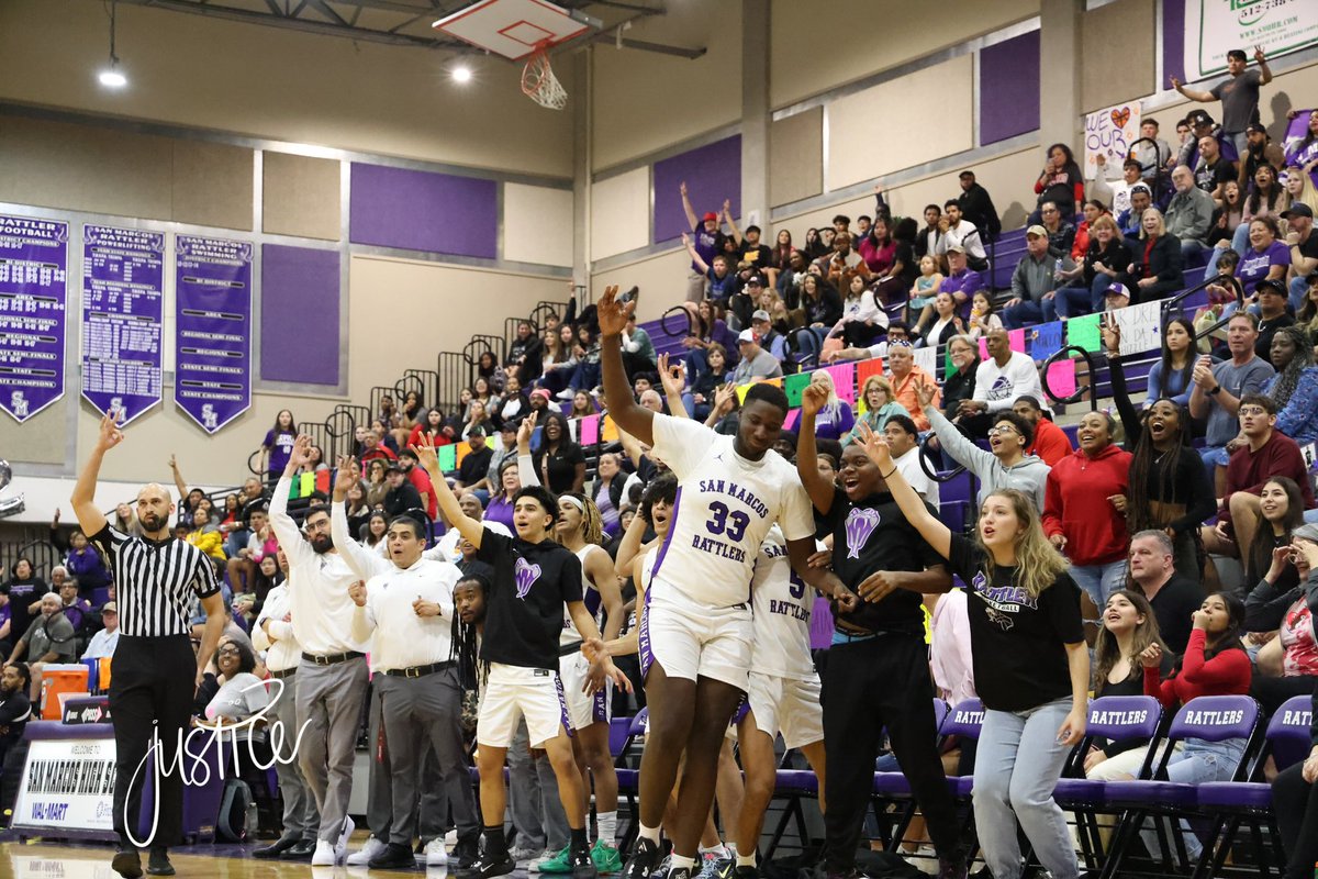 justiceuvega's tweet photo. Picture perfect in the pit. #SanMarcosCISD https://t.co/0BnBPjH4Dc