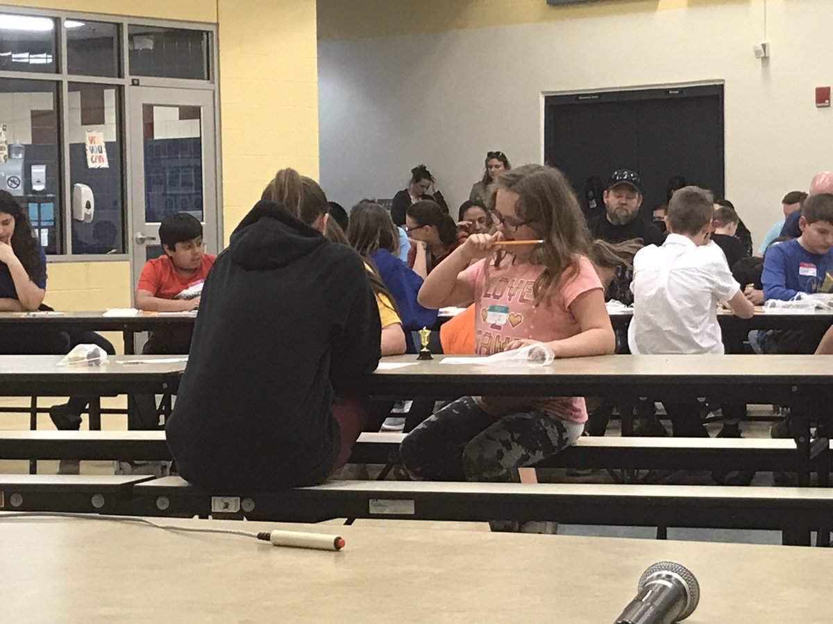 DblD42's tweet photo. Math honor students playing farkle with contestants at the 2023 elementary math competition https://t.co/qq8N9Oywpb