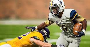 allansircharles's tweet photo. After a great come with @ETBUcoachstang I’m blessed to say I have received my 3rd offer from east texas baptist university!! 🔵🟡@TXPrivateFBGuy @FlowersJeromy @76kharrison https://t.co/vuhUd3kfwg