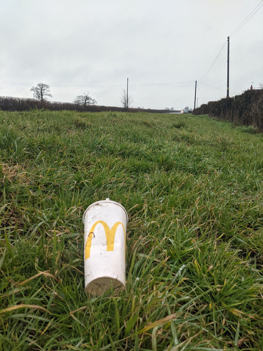 M on the landscape. @McDonalds #litter #blotonthelandscape. Time for point of sale anti-litter campaigns and @LitterLotto on packaging.