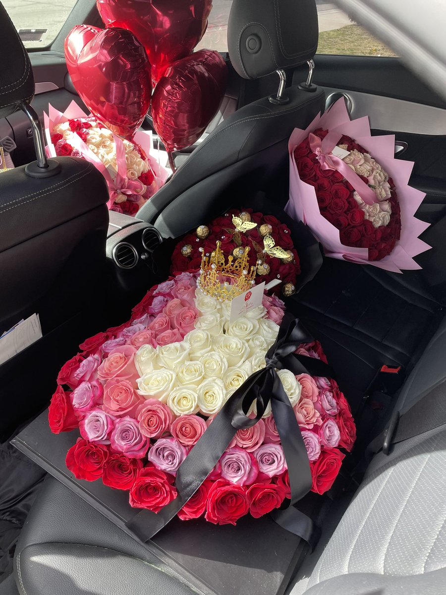 Some of vdays roses 🥹💖🌟 IG: Beta.Bouquets