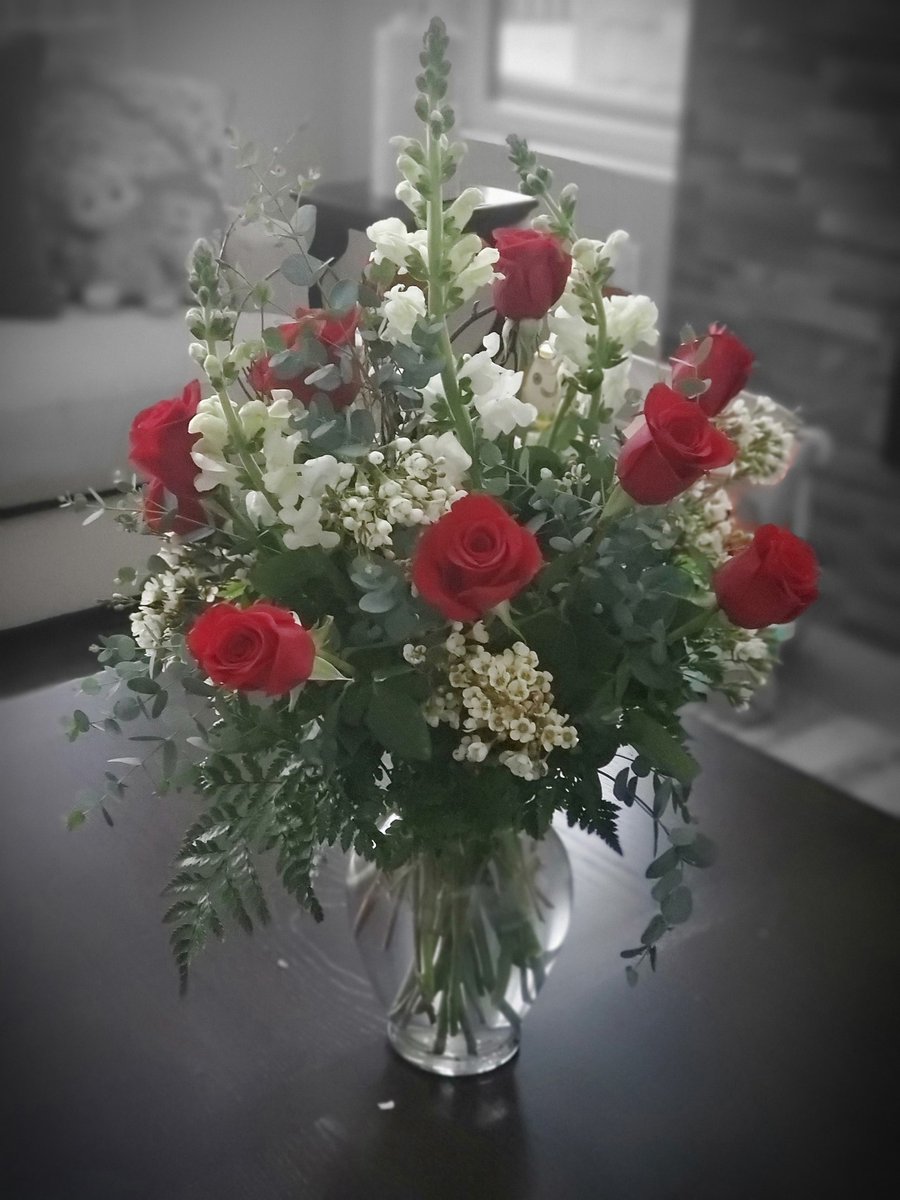 ee_deb's tweet photo. Valentine's 2023 ❤️ https://t.co/ZmRnzww8Vd