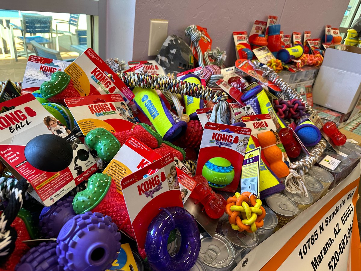 IntuitAccts's tweet image. Today, we got to live out our value of We Care &amp;amp; Give Back. Intuit purchased $1M-worth of items from small businesses &amp;amp; more than 10K employees in all 17 of our offices across the globe came together to package and deliver these products to various non-profits. #SmallBizBigImpact