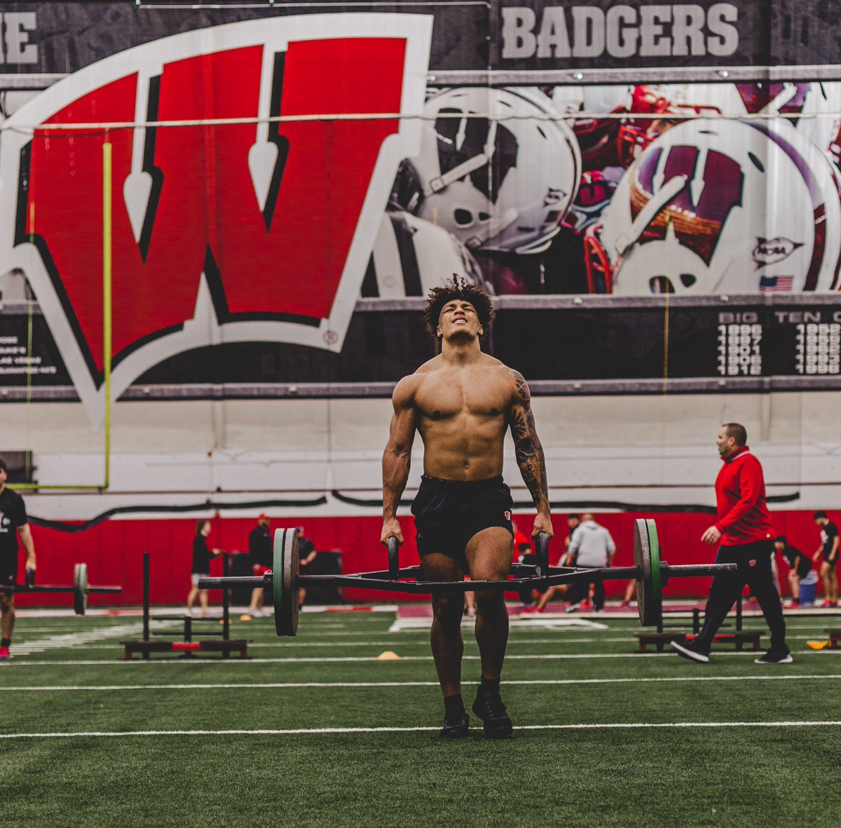 Wisconsin Football tweet media