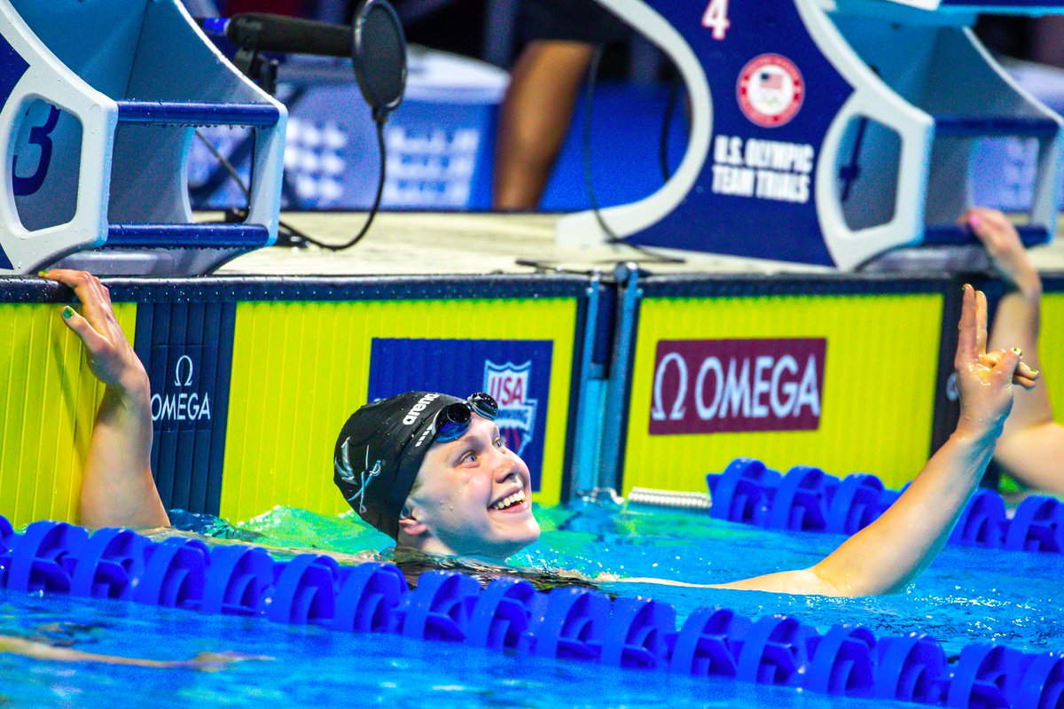yyli35's tweet photo. Don't let the success of Kate Douglass and Gretchen Walsh distract you from how good Lexi Cuomo is at the 50 free. Her 21.14 split would have made her the best swimmer on any other team, and was a big improvement from her 21.4 split from last year. https://t.co/koOPCRskaS