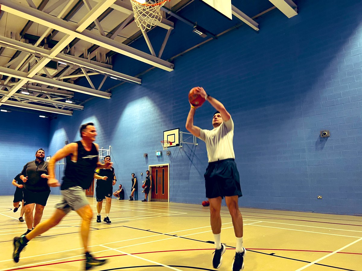 BelfastBulls's tweet photo. Wednesday means one thing 💙 #DaBulls 

Fantastic session tonight with 17 gents hitting the hardwood, from beginners to #ballers at our home Olympia LC ! 

Coach @marcmulholland &amp; @Firefox306 were rounding up the #Herd but plenty of laughs &amp; a good sweat 😅on! #DaBull 🐂🏀🙌🏼 https://t.co/SKTC8sIHNO