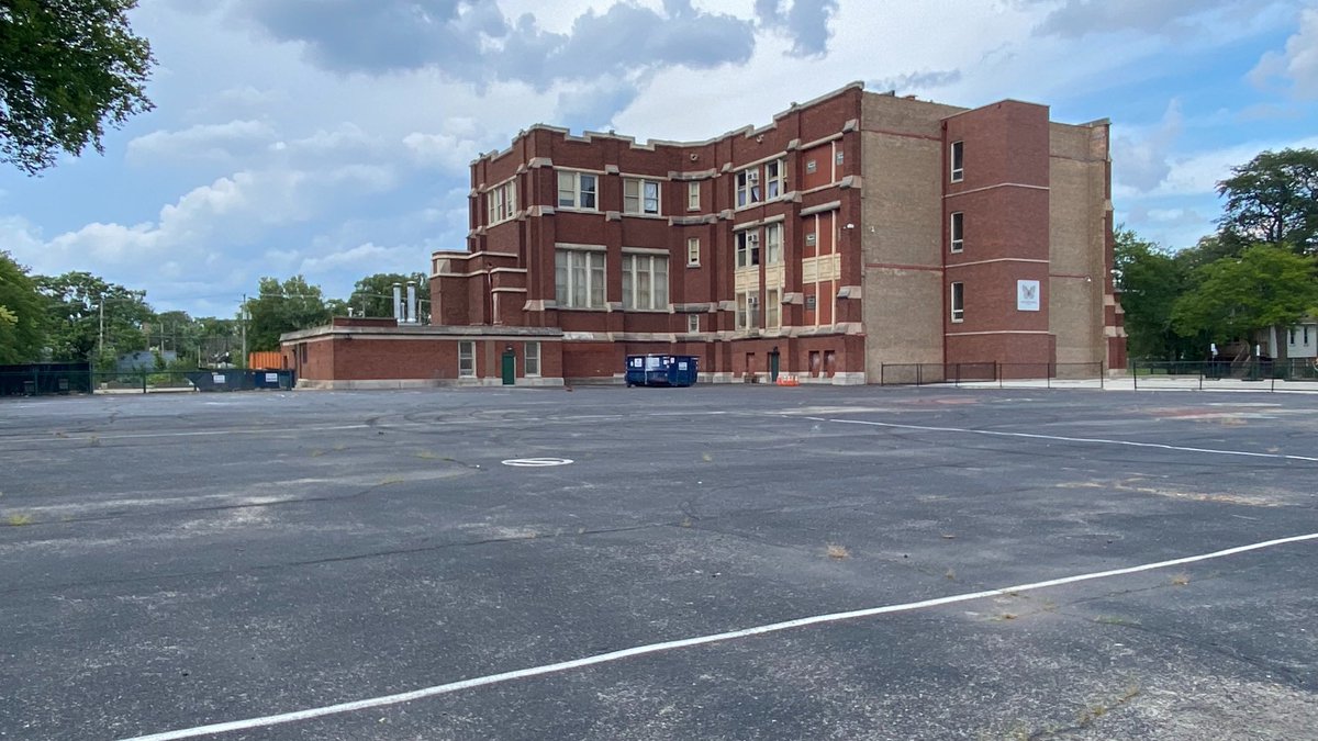 depavechicago's tweet photo. Exciting News! @TMSOE The Montessori School of Englewood (MSE) is our first project partner in 2023! We will depave 1/2 ACRE OF ASPHALT 👇and turn this into a LIVING SURFACE for kids to play, breath, and restore! #depaveforkids #childcentereddesign https://t.co/kKHuUaKDIg