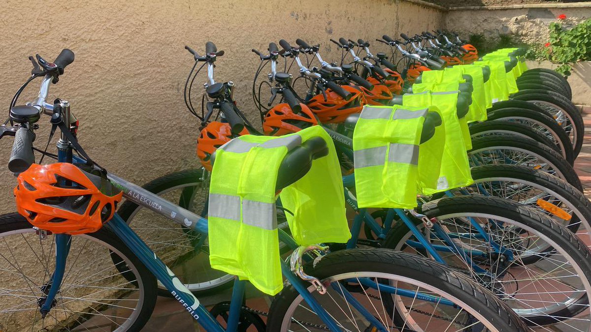 monica_quirozv's tweet photo. Hoy en #NosCogiólaNoche, conversando con la Gerente de la Bici, sobre la Bici como estrategia de permanencia y transporte escolar💚💚💚@laurachrisp1 @GobAntioquia @SecEducacionAnt https://t.co/GqAG6XIrkQ