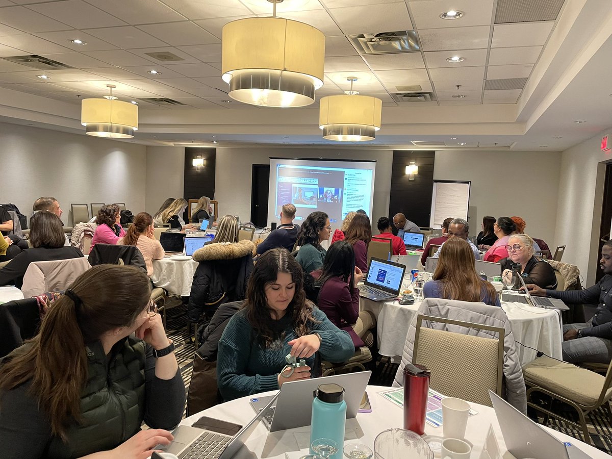 Une très belle journée avec une équipe incroyable! Projet CUA au <a href="/cscmonavenir/">Csc MonAvenir</a> avec notre formatrice <a href="/Kasia_UDLWorks/">Kasia (kah-shah) Derbiszewska</a>. Nous parlons d’apprenants experts, mais les membres de notre équipe démontrent ces mêmes qualités. 💪🏼 <a href="/escprdg/">PRDG</a>