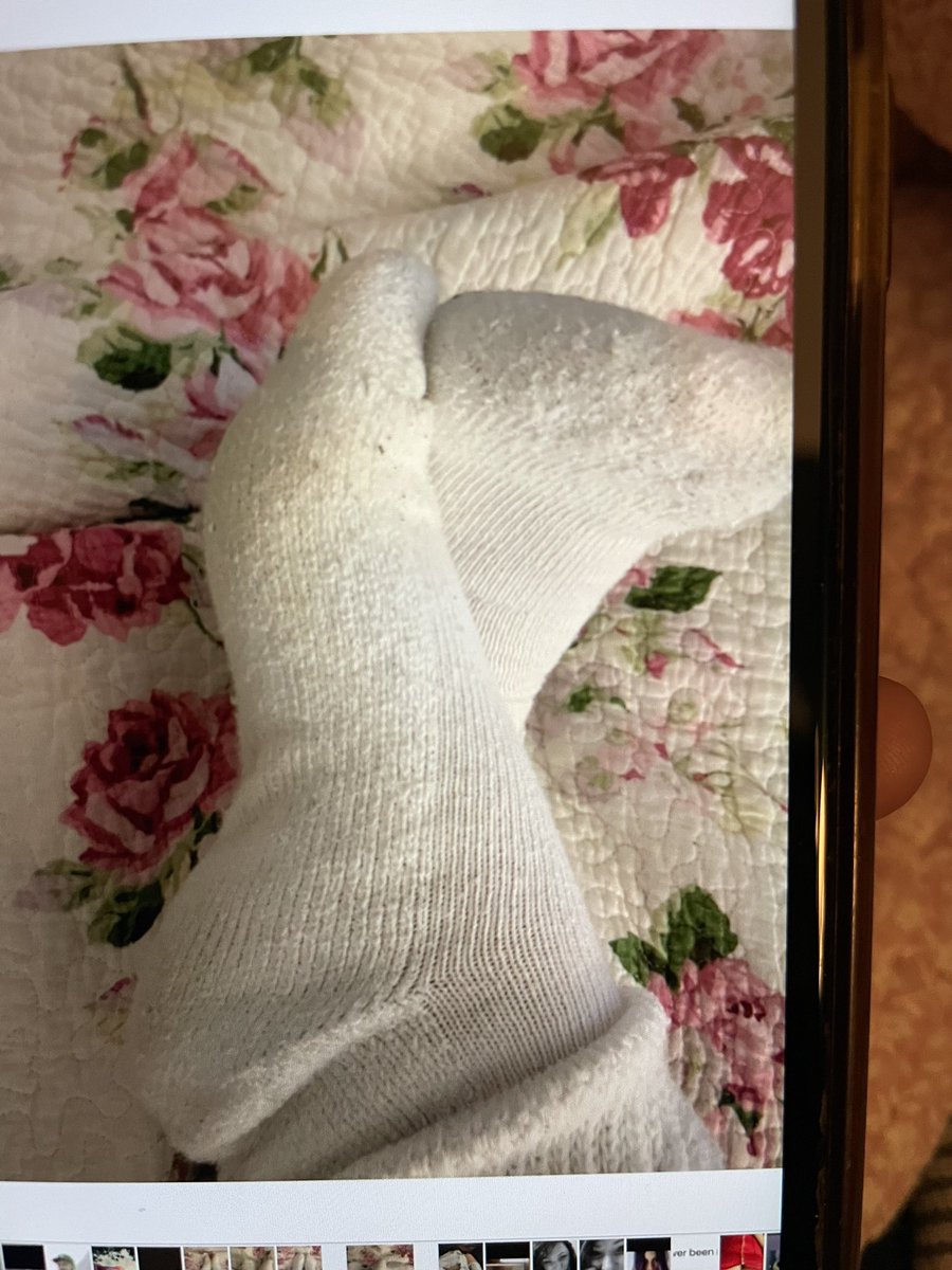 Joyfulgoddess69's tweet photo. Real hooters socks from retired hooters girl:) $35 #feet #sock #sockgame #hooters #hootersgirl https://t.co/AW8FErBsYe