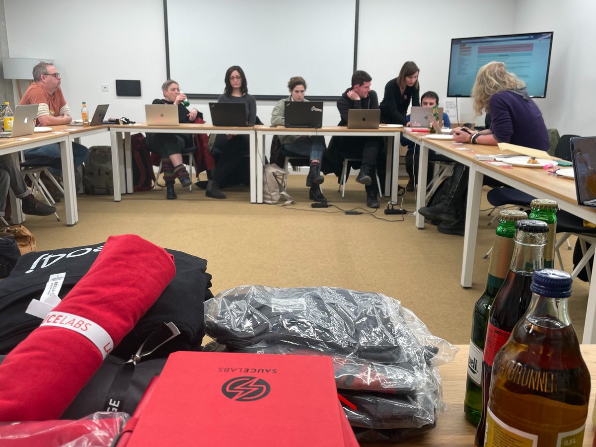 PyLadiesBer's tweet photo. Thank you all for bringing your energy, your questions and your contributions to @scikit_learn <3
All of our hearts and appreciation to the maintainers @MarenWestermann & @adrinjalali
And thank you @saucelabs for your support 🥂
See you again next week for another HackNight! https://t.co/jiT06Lhg13