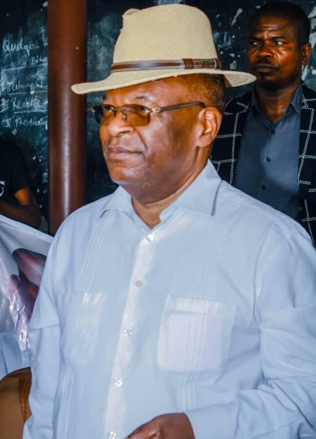 mitaladi's tweet photo. *Laissez le sénateur JEAN MABAYA GIZI tranquille* 
Écoles, hôpitaux,guest house.. il n'a plus rien à prouver dans le kwilu https://t.co/v38tMT7Hnv