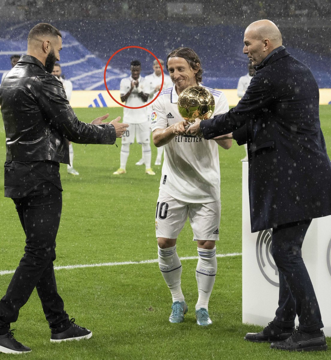 BENZEMA BA𓃵 tweet media