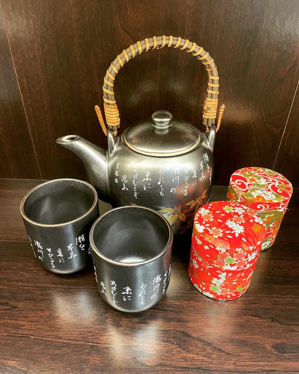 promoOne2's tweet photo. Pot: 6.5" x 4.5" x 5.5"h; 25 oz. capacity.
Cup: 2.5" diameter x 3"h; 5 oz. capacity.
Hand wash recommended (excluding handle).
#MadeinJapan
#teasets
#teaCanister
offer by T7 TEA | #dallas #texas #teaSupplier https://t.co/KEdbrPoskP