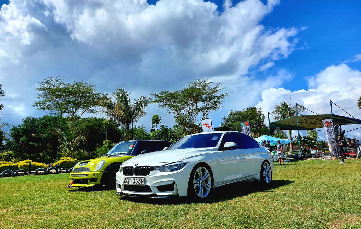 buyanddrive_ke's tweet photo. Car Scene in Kenya is so rich and versatile.
Captured by yours truly: @CarHunterKe during the @urbanretro_ke last year.
#kenyancars #carsofkenya #spaceyamagari https://t.co/zcPvoePBD6